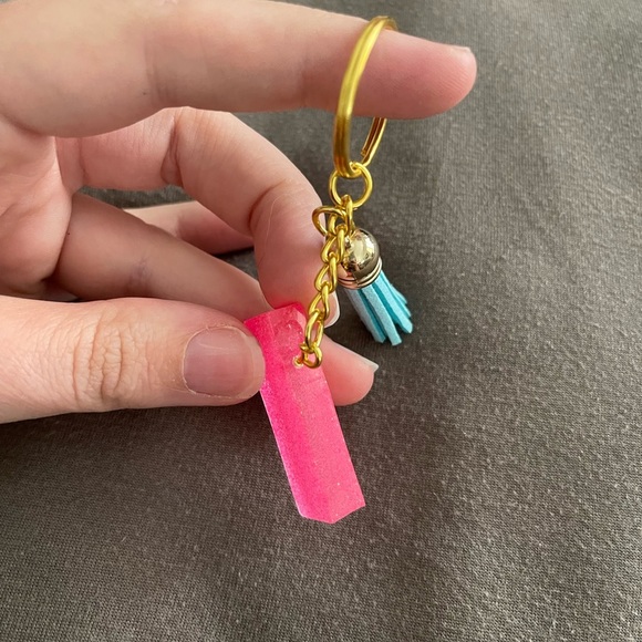 Handmade Number "1" Keychain - Picture 3 of 6